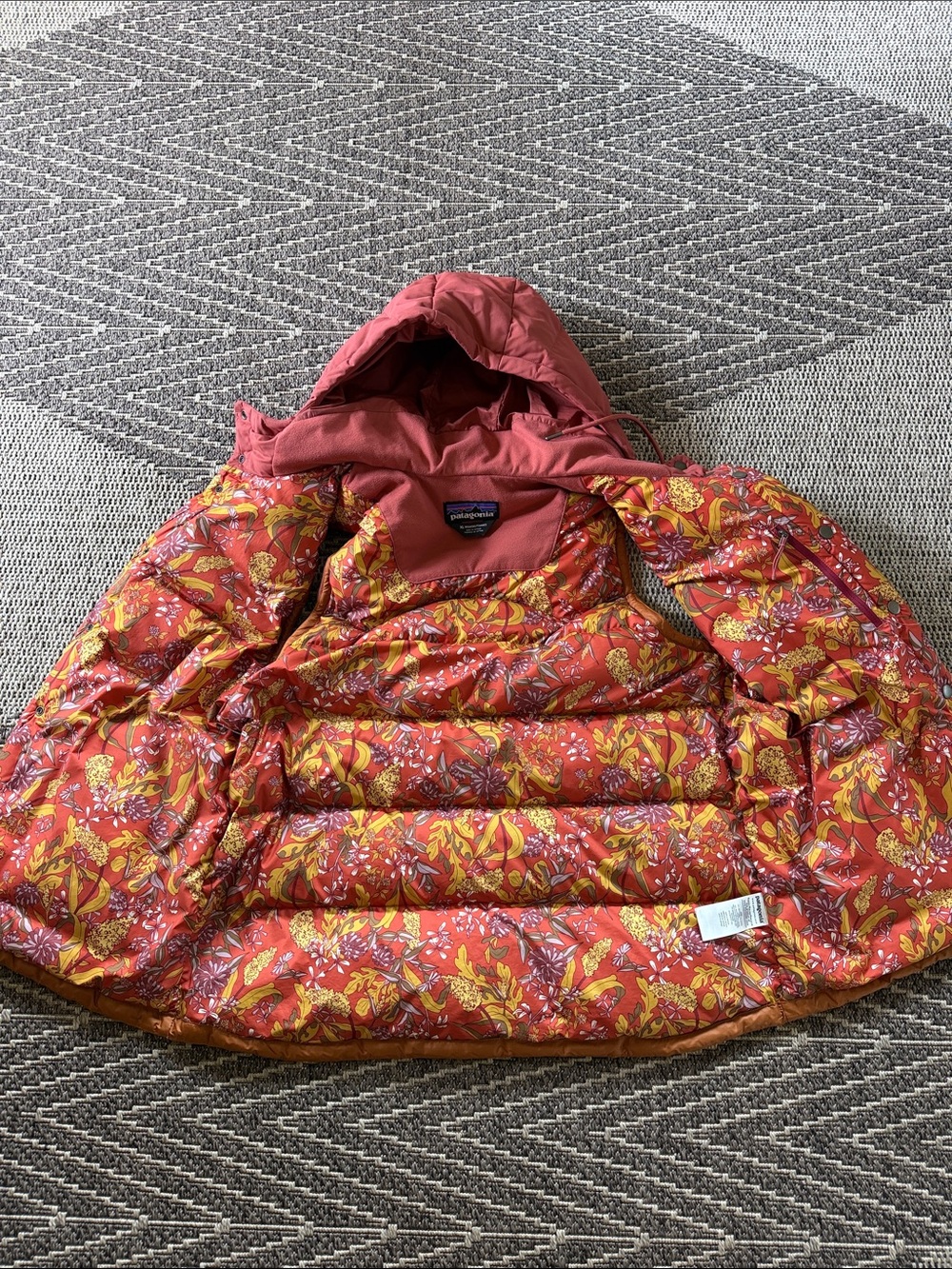 Patagonia Bivy Two-Tone Hooded Puffer Vest - Picture 6 of 6